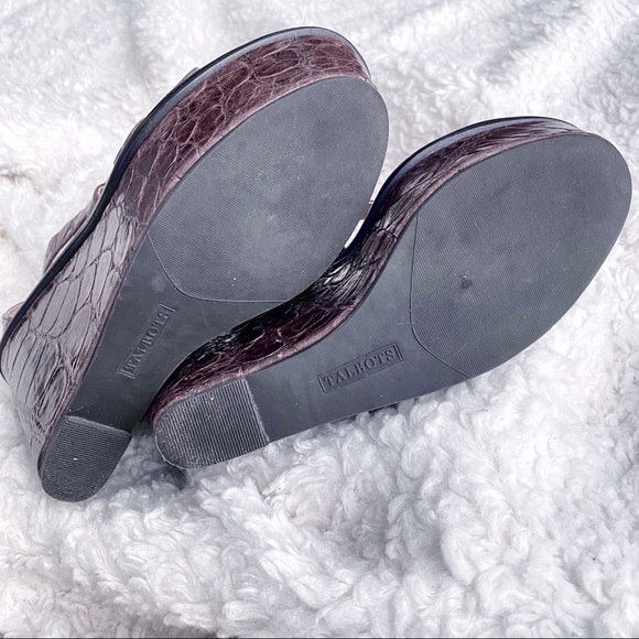 Talbots Croc Embossed Platform Wedge - Picture 4 of 7